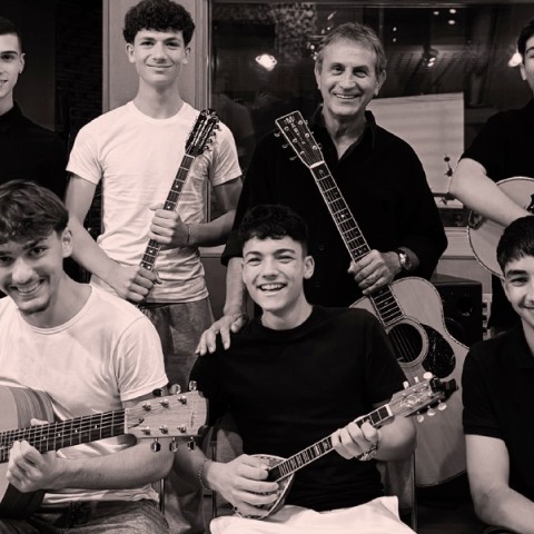 Οι 16χρονοι Τεκετζήδες που καθήλωσαν το Καλλιμάρμαρο μπήκαν στο στούντιο με τον Γιώργο Νταλάρα