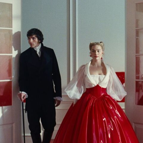 Πρώτες κριτικές για την ταινία «Ανεμοδαρμένα Ύψη»: Εντυπωσιακές ερμηνείες Μάργκοτ Ρόμπι - Τζέικομπ Ελόρντι και εξαιρετική μουσική από την Charli XCX.