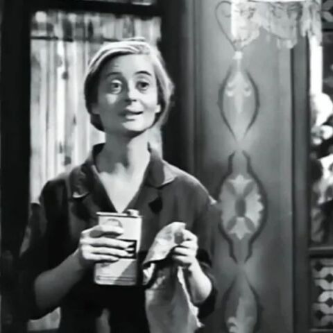 Η 95χρονη ηθοποιός Ηρώ Κυριακάκη, η θρυλική Κατερίνα από τα «Κόκκινα Φανάρια», νοσηλεύεται μετά από επεισόδιο στο σπίτι της