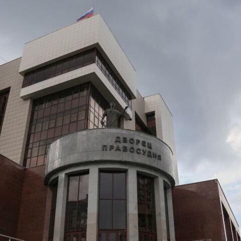 Ρωσία: O κωμικός Αρτέμι Οστάνιν καταδικάστηκε σε σχεδόν έξι χρόνια φυλάκιση για «προσβλητικό» αστείο σε βάρος βετεράνου πολέμου