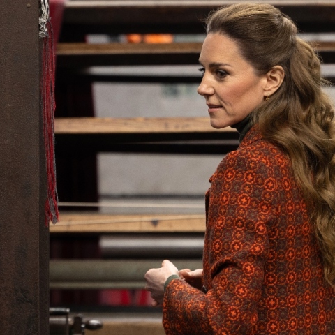 Η Κέιτ Μίντλετον σήμερα θεωρείται μία από τις πιο κομψές γυναίκες στον παγκόσμιο χάρτη της μόδας. Ωστόσο, πριν από μία δεκαετία ακόμη μάθαινε τι επιτρέπεται και τι θεωρείται πραγματικά προσβλητικό στην εμφάνιση ενός μέλους της βρετανικής βασιλικής οικογένειας