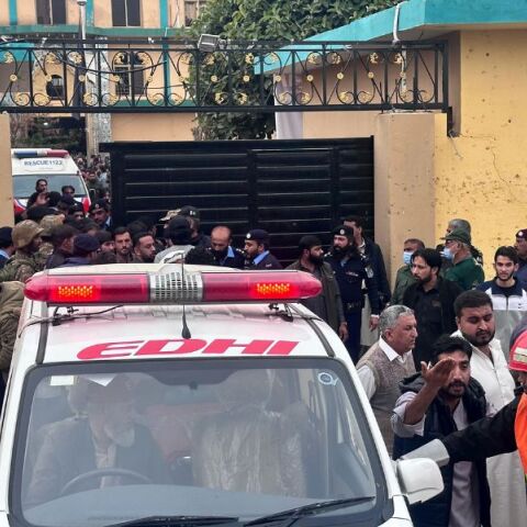 Πακιστάν: Τουλάχιστον 31 νεκροί και 169 τραυματίες από έκρηξη σε τέμενος στο Ισλαμαμπάντ - Οι αρχές ερευνούν το ενδεχόμενο επίθεσης αυτοκτονίας