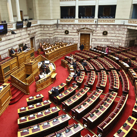 Συνταγματικές τομές σε καιρούς πολιτικής πόλωσης