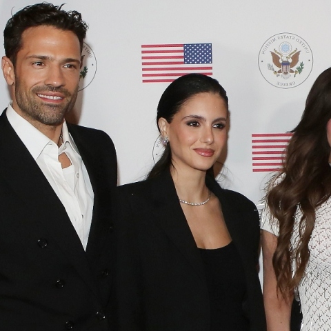 Ο Κωνσταντίνος Αργυρός με τη σύζυγό του, Αλεξάνδρα Νίκα και την Πρέσβη των ΗΠΑ στην Ελλάδα, Κίμπερλι Γκιλφόιλ