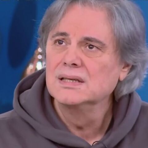 Ο Οδυσσέας Σταμούλης μιλά για τον γάμο του, την αγάπη του κόσμου, την τηλεοπτική του πορεία και τις προκλήσεις που αντιμετωπίζει στο θεατρικό σανίδι σήμερα.