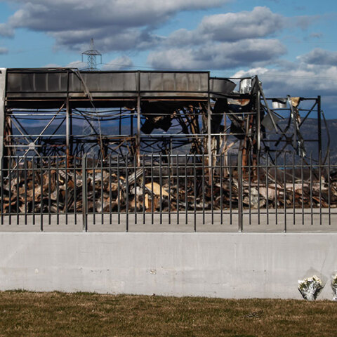 Οι κατεστραμμένες εγκαταστάσεις από την έκρηξη και πυρκαγιά στη «Βιολάντα» στα Τρίκαλα © ΘΑΝΑΣΗΣ ΚΑΛΛΙΑΡΑΣ/EUROKINISSI