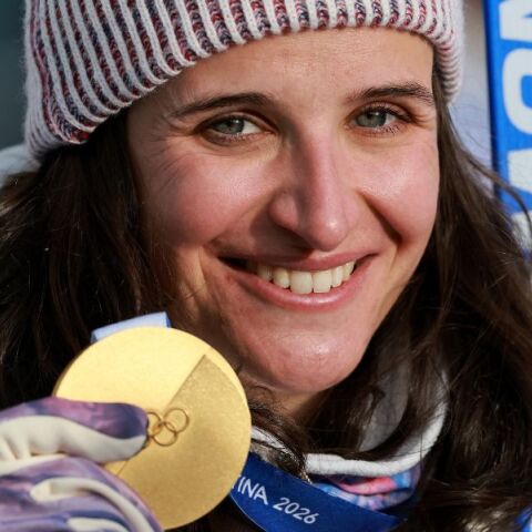 Χειμερινοί Ολυμπιακοί Αγώνες: Η Γαλλίδα διαθλήτρια που καταδικάστηκε για απάτη με κάρτα κερδίζει χρυσό, αφήνοντας στην 80ή θέση την εξαπατημένη συμπαίκτριά της.