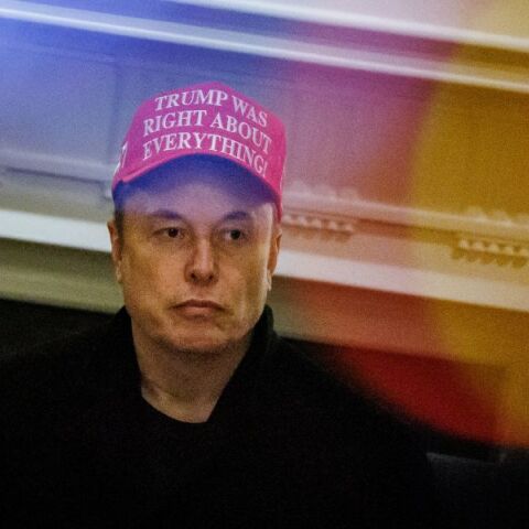 Έρευνα δείχνει ότι ο Έλον Μασκ προώθησε λευκή υπεροχή και θεωρίες συνωμοσίας για τη «γενοκτονία των λευκών» σχεδόν καθημερινά κατά τη διάρκεια του Ιανουαρίου.