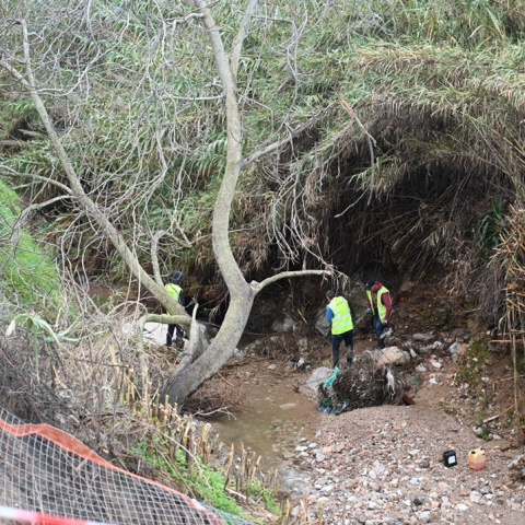 Αυτοψία Χαρδαλιά στο ρέμα της Πικροδάφνης - Σε εξέλιξη τα έργα μετά τις πλημμύρες του Δεκεμβρίου