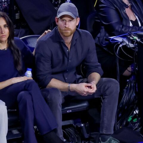 Ο πρίγκιπας Χάρι και η Μέγκαν Μαρκλ έκλεψαν την παράσταση στο NBA All-Star Game, σε μια εμφάνιση γεμάτη λάμψη δίπλα σε πλήθος διασήμων στο Λος Άντζελες.