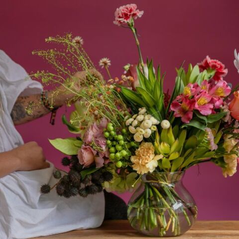 Ποιοι γιορτάζουν σήμερα 17 Φεβρουαρίου 2026; Το εορτολόγιο της Athens Voice σου τους θυμίζει. Μην ξεχάσεις να τους δώσεις τις καλύτερες ευχές σου!