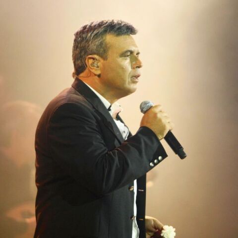 Μανώλης Λιδάκης (1960-2025): Το οδοιπορικό του πιο αισθαντικού τραγουδιστή των τελευταίων ετών