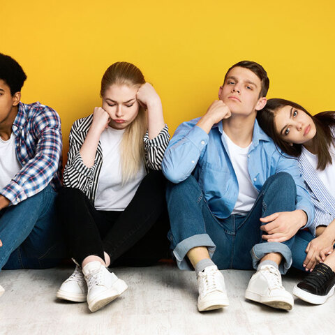 Αβεβαιότητα, κρίσεις και τεχνητή νοημοσύνη: Τι μπλοκάρει τα όνειρα των νέων