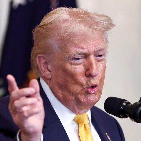 O Ντόναλντ Τραμπ λέει πως δίνει στον εαυτό του "10 ημέρες" προκειμένου να αποφασίσει εάν μια συμφωνία με το Ιράν είναι πιθανή