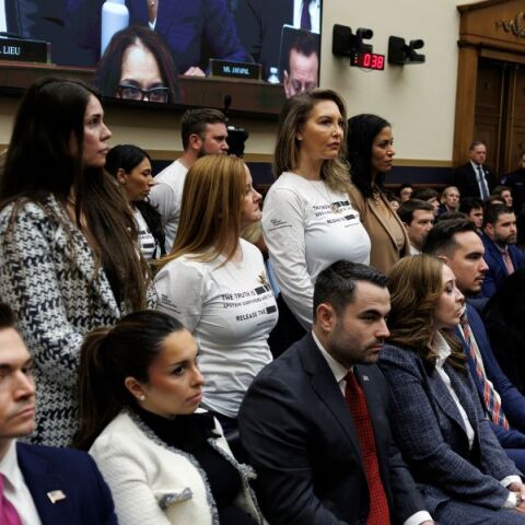 Το Ίδρυμα του Τζέφρι Έπσταϊν καταβάλει 35 εκατ. δολάρια για αγωγή επιζωσών - Συνεργάτες του κατηγορούνται ότι διευκόλυναν τη διακίνηση και κακοποίηση γυναικών