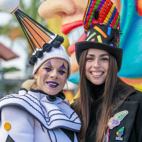 Η Πάτρα ζει το αποκορύφωμα του καρναβαλιού με 50.000 συμμετέχοντες - Δύο εντυπωσιακές παρελάσεις κορυφώνουν τη μεγάλη γιορτή