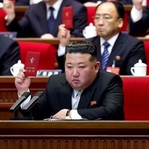 O Κιμ Γιονγκ Ουν στο συνέδριο του Εργατικού Κόμματος Βόρειας Κορέας