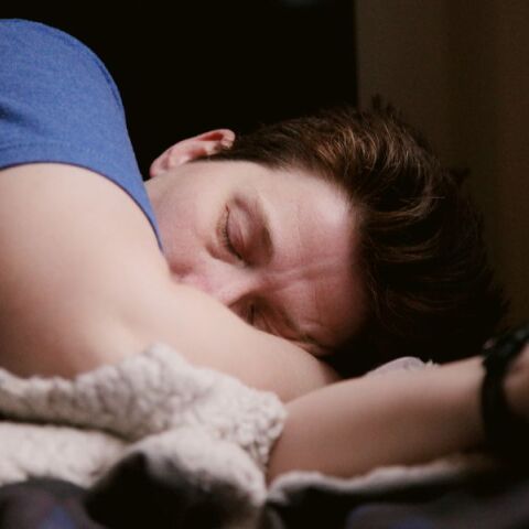 Ορισμένοι άνθρωποι αναφέρουν ότι βιώνουν πιο ζωντανά όνειρα μέσα σε λίγες ημέρες από τη μείωση της κατανάλωσης καφεΐνης. Τι συμβαίνει;