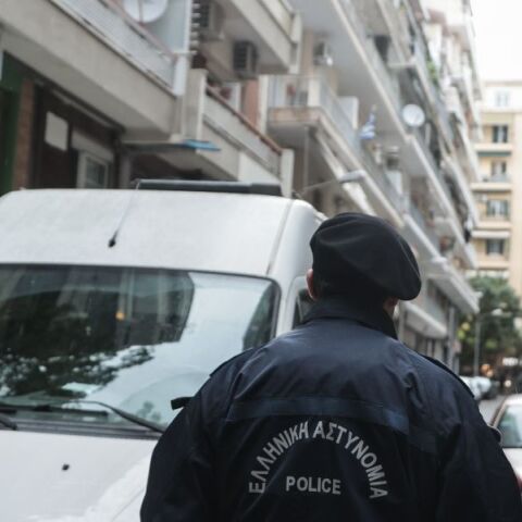 Θεσσαλονίκη: Εντοπίστηκαν 3 κιλά κοκαΐνη κρυμμένα σε φούρνο μικροκυμάτων - Συνελήφθησαν τρία άτομα για εισαγωγή ναρκωτικών από τη Γερμανία.