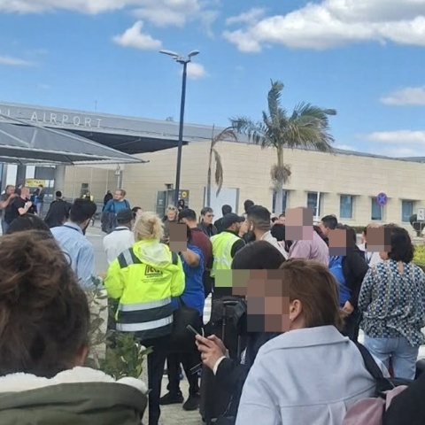 Εκκενώνονται το αεροδρόμιο της Πάφου