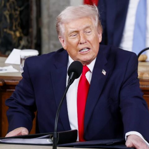 Τραμπ: Το Ιράν έχει πυραύλους που φτάνουν μέχρι την Αμερική - Ο πόλεμος μπορεί να κρατήσει περισσότερες από 4-5 εβδομάδες