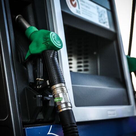 Πόλεμος στη Μέση Ανατολή: Έρχεται νέο Fuel Pass; Συναγερμός για καύσιμα και ρεύμα