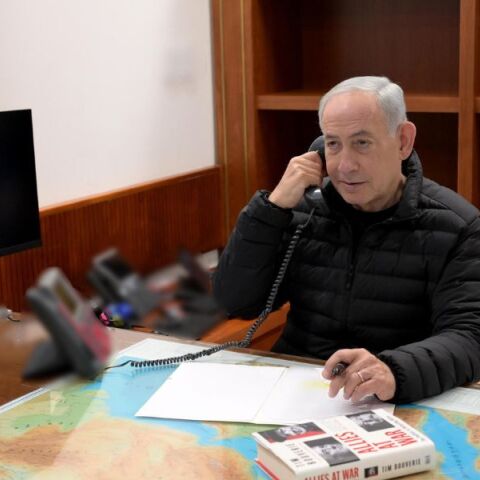 Το Ισραήλ εντείνει τα πλήγματα στο Ιράν - O Μπενιαμίν Νετανιάχου προαναγγέλλει σφοδρότερες επιθέσεις και στοχοποίηση της Χεζμπολάχ στον Λίβανο.