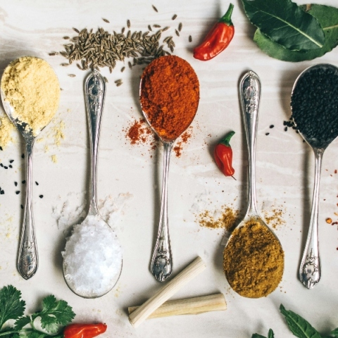 Τρόφιμα και ποτά με 111 μη εγκεκριμένες χημικές ουσίες 