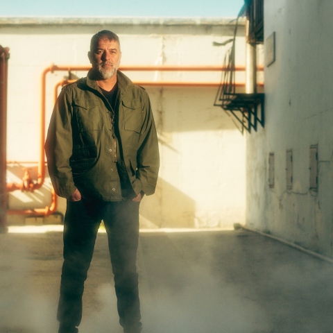 Βασίλης Μπισμπίκης: Η επιβίωση μπορεί να σε κάνει ζώο