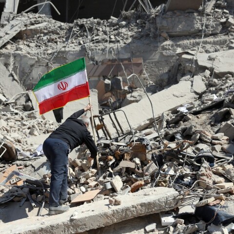 Το Ισραήλ βομβαρδίζει την Τεχεράνη, οι Ιρανοί λένε ότι χτύπησαν βάσεις των Κούρδων στο Ιρακινό Κουρδιστάν