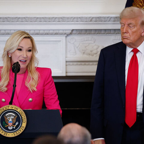 Πόλα Γουάιτ, Ντόναλντ Τραμπ © Kevin Dietsch/Getty Images