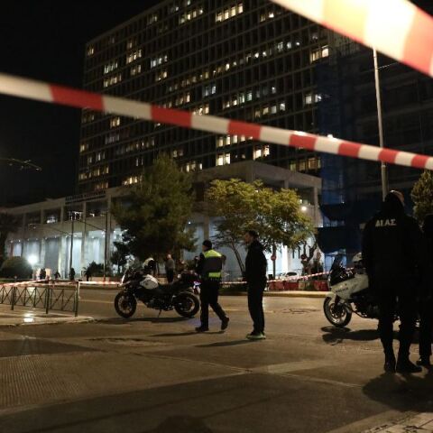 Στη φυλακή ο 48χρονος που απειλούσε να ανατινάξει το κτίριο της ΓΑΔΑ με χειροβομβίδες