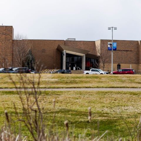 Μίσιγκαν: Νεκρός ο δράστης που έριξε το όχημά του σε συναγωγή - Το FBI ερευνά ως στοχευμένη πράξη βίας την εισβολή που κατέληξε σε πυρκαγιά και ανταλλαγή πυρών