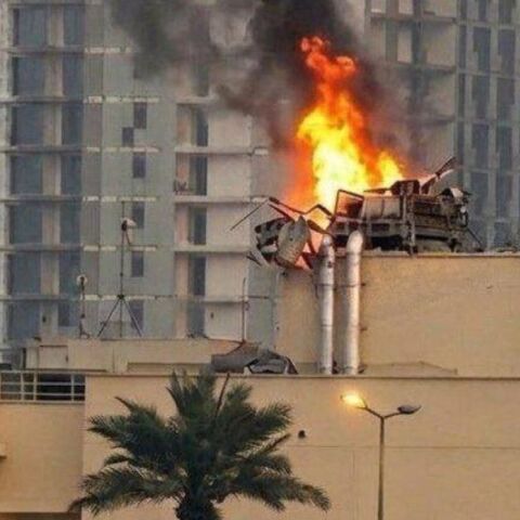 Επίθεση στην πρεσβεία των ΗΠΑ στη Βαγδάτη σημειώθηκε τα ξημερώματα - Προηγήθηκαν αμερικανικά πλήγματα με δύο νεκρούς μέλη φιλοϊρανικών οργανώσεων στο Ιράκ