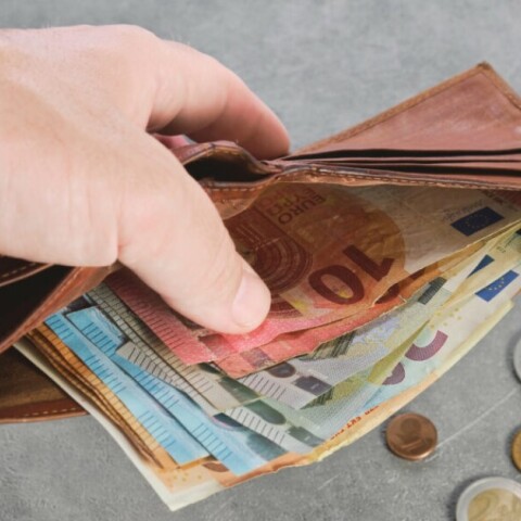 Χρήματα σε πορτοφόλι