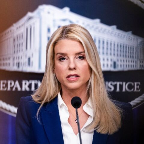 ΗΠΑ: Η υπουργός Δικαιοσύνης Πάμ Μπόντι κλητεύεται από το Κογκρέσο για την υπόθεση Έπσταϊν - Θα δώσει εξηγήσεις για τον χειρισμό της έρευνας 