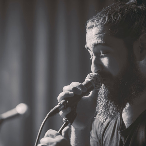 Πανικοβάλ | Συζητώντας με τον τραγουδοποιό Χρατς Αλτουνιάν