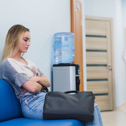 Μελέτη δείχνει ότι κάποια αλκοολούχα αυξάνουν περισσότερο τον κίνδυνο θανάτου, ενώ το κρασί συνδέεται με χαμηλότερο ρίσκο.