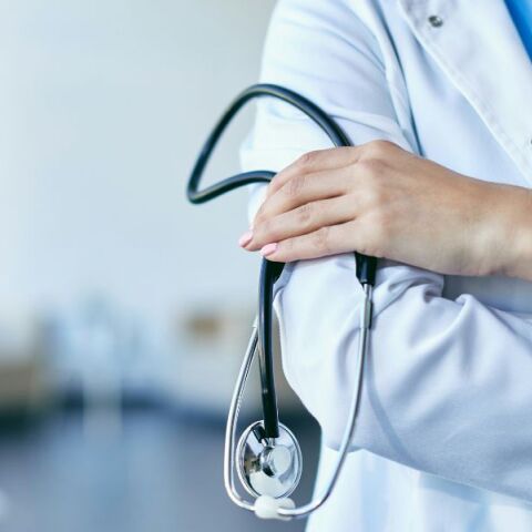 Οι τραυματισμοί αποτελούν το 30% των επισκέψεων στα επείγοντα - Δείτε τις συμβουλές των γιατρών για να αποφύγετε ατυχήματα στο σπίτι και στον δρόμο