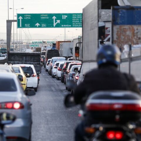 Κίνηση τώρα: Μποτιλιάρισμα σε Κηφισό, Αθηνών, Παραλιακή, Αττική Οδό και Κηφισίας - Μεγάλες καθυστερήσεις και δυσκολίες σε πολλούς βασικούς οδικούς άξονες.