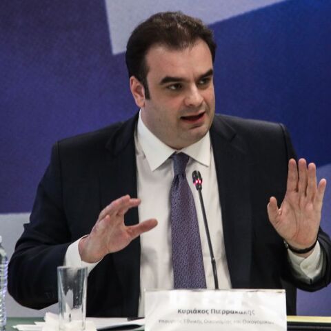 «Κανείς μόνος στην κρίση»: Ανάρτηση Πιερρακάκη για τα έκτακτα μέτρα κατά της ακρίβειας