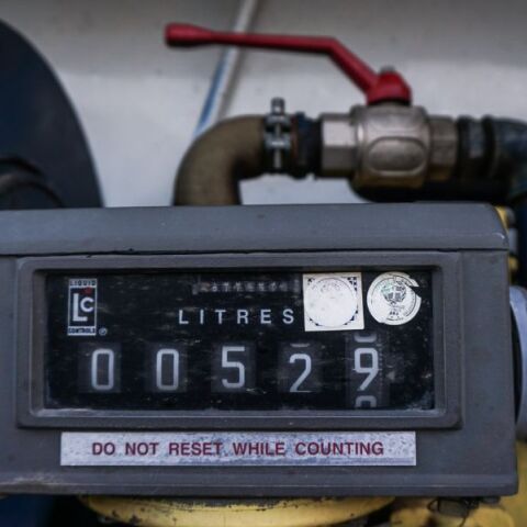 Συνελήφθη 40χρονος στη Θεσσαλονίκη για κλοπή 250 λίτρων πετρελαίου από φορτηγό - Μετέφερε τα καύσιμα σε δοχεία και εντοπίστηκε στο Ωραιόκαστρο.