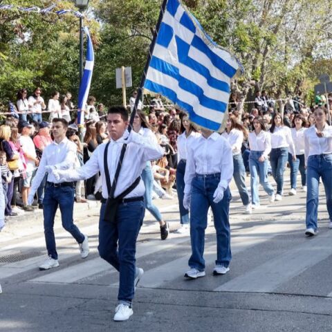 Ακυρώθηκαν λόγω καιρού οι παρελάσεις σε Ηράκλειο, Χανιά και Ρέθυμνο