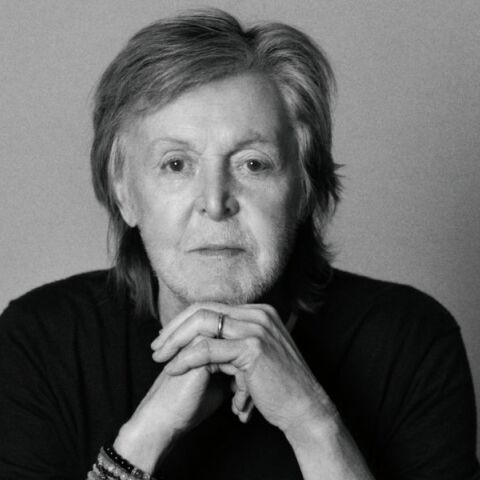 Ο Πολ ΜακΚάρτνεϊ ανακοινώνει το νέο άλμπουμ «The Boys of Dungeon Lane», μια προσωπική επιστροφή στις ρίζες του, με κυκλοφορία στις 29 Μαΐου.