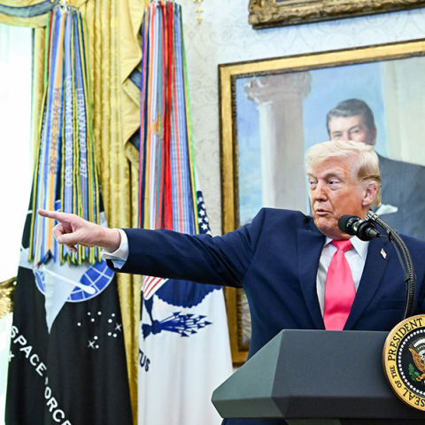 Τραμπ: Η λογοκρισία και τα τσιγαρόχαρτα του Μουσολίνι