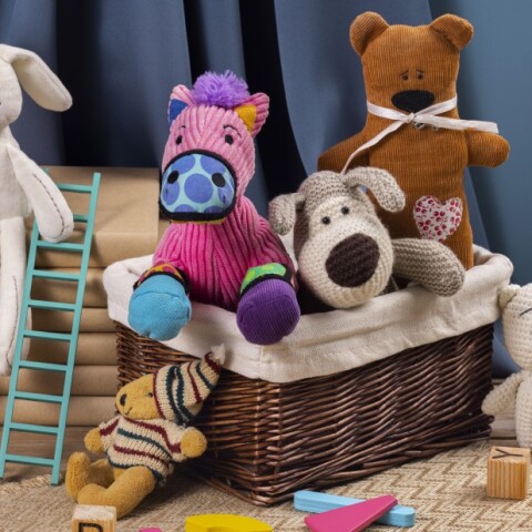 Παιδικά παιχνίδια σε καλάθι