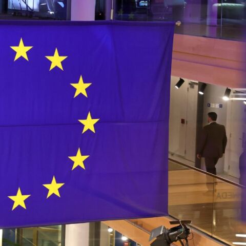 Η Κομισιόν ενέκρινε 1,5 δισ. ευρώ για την αμυντική βιομηχανία της Ευρωπαϊκής Ένωσης - Το πρόγραμμα εστιάζει σε κοινές προμήθειες, καινοτομία και νέα όπλα