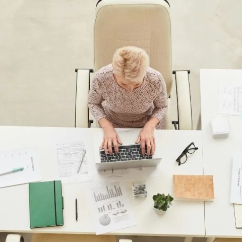 ergodotes-ergazomenoi-parenoxlisi-diakriseis