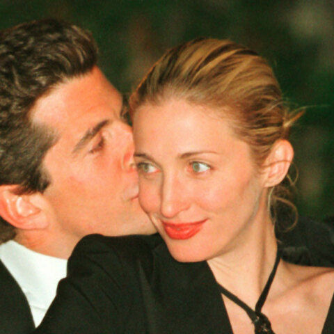 Ο Τζον Φ. Κένεντι Τζούνιορ και Καρολίν Μπεσέτ στο ετήσιο δείπνο των Ανταποκριτών του Λευκού Οίκου την 1η Μαΐου 1999, Ουάσινγκτον