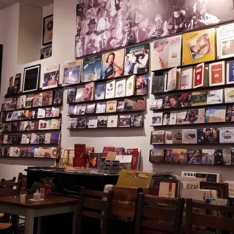 Το Αγροτικό Δισκοπωλείο